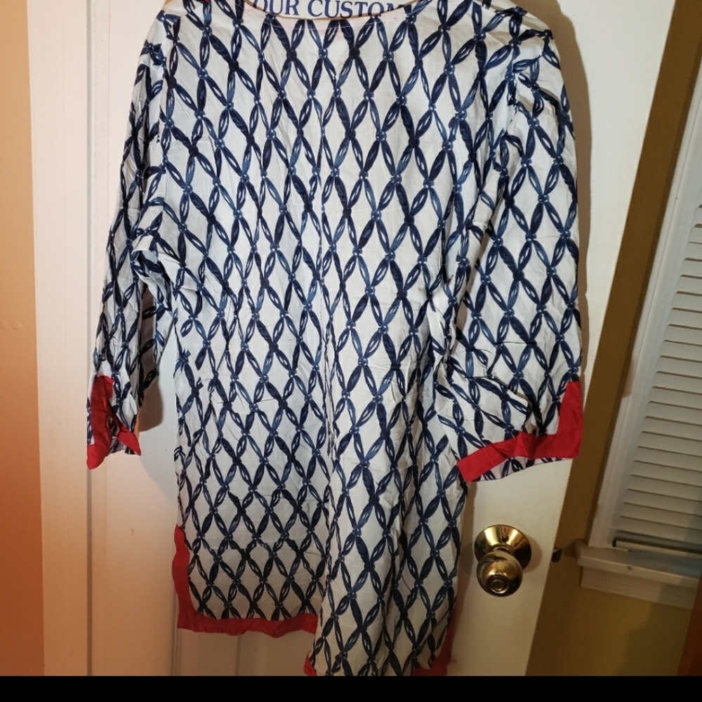 Tunic - Picture 2 of 3